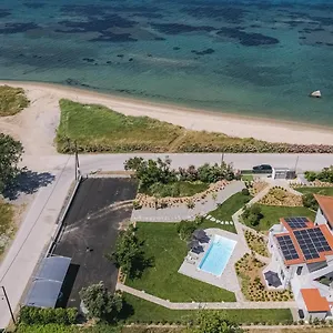  Aparthotel Electra Beachfront Suites,