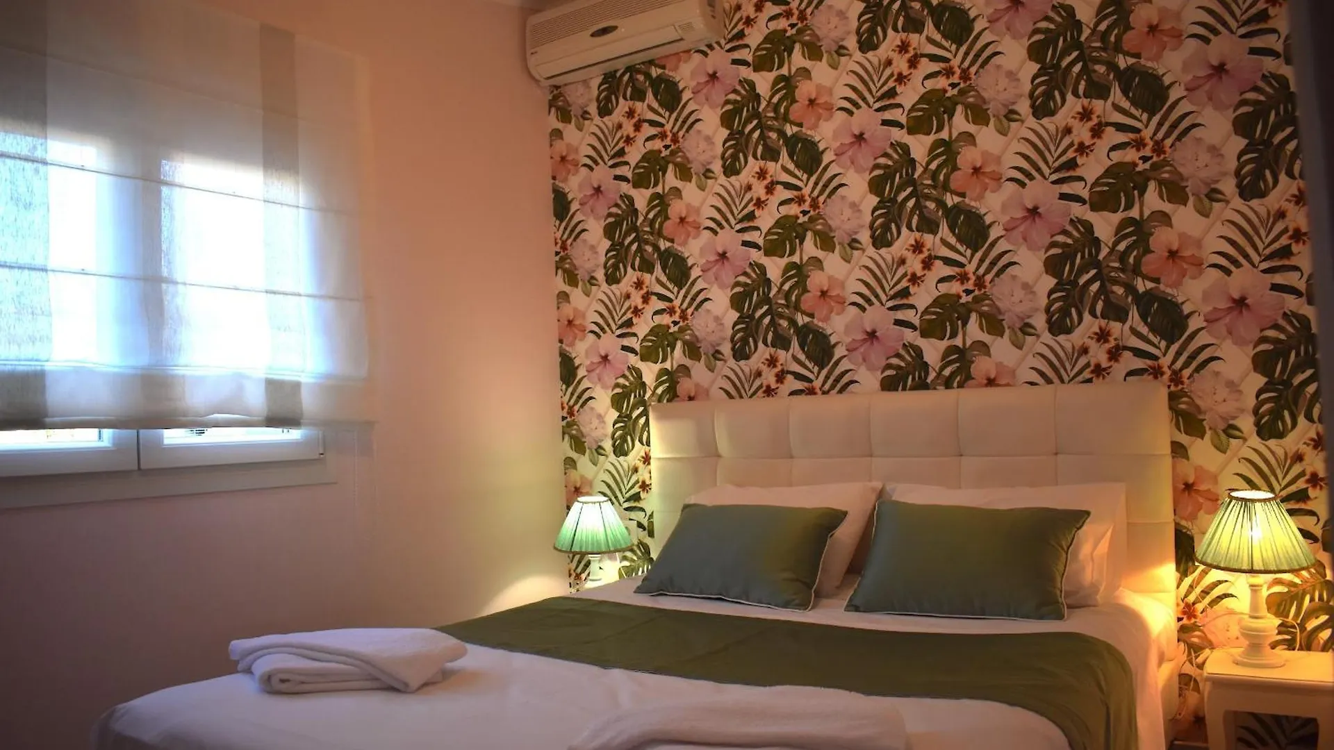 Holiday Home Close To The Sea Nea Iraklia